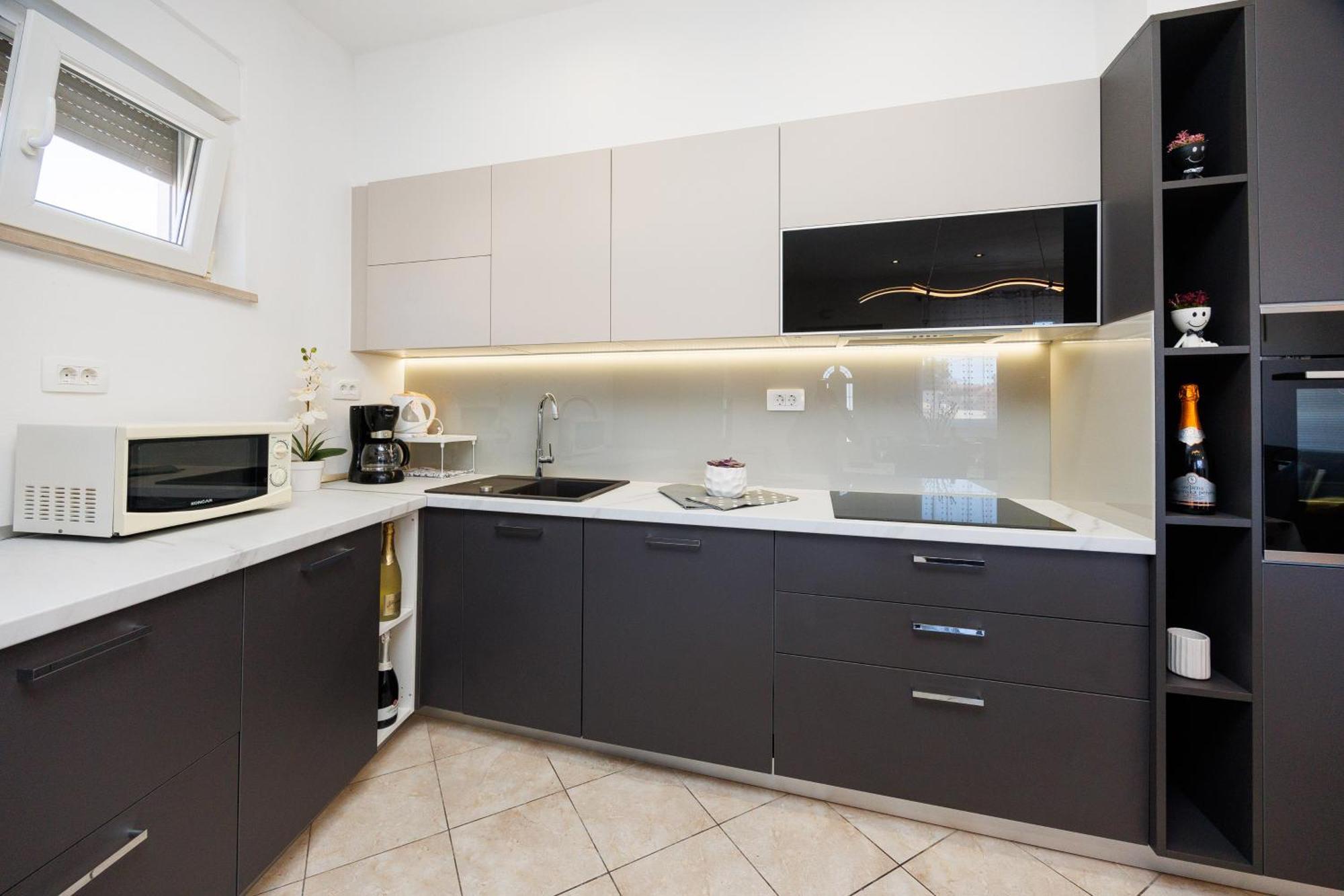 Apartment Nikoleto Zara Esterno foto
